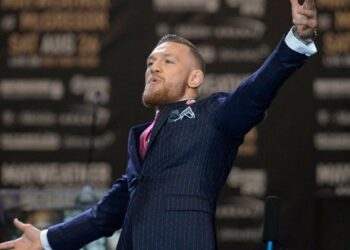 How To Dress Like Conor McGregor | Dress Like The Champ!