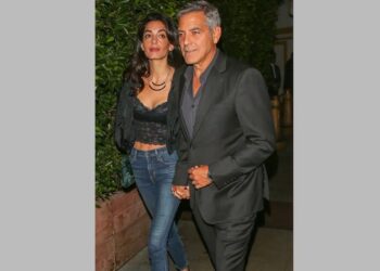 Amal Clooney's Stylish, Casual & Professional Looks |  How to Dress Well | Dress Professional