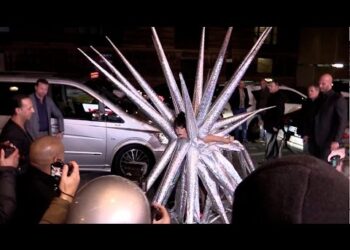 Lady Gaga MOST INCREDIBLE dress ever in Paris