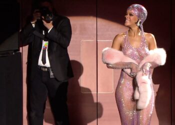 Rihanna, Style Icon Award – 2014 CFDA Fashion Awards