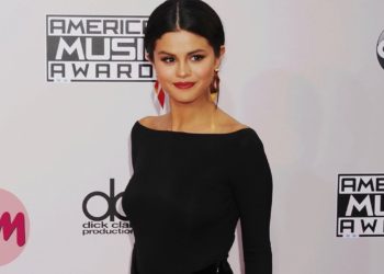 Top 10 Selena Gomez Red Carpet Looks