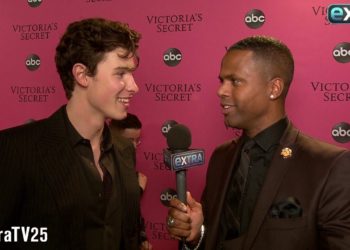 Shawn Mendes Says Performing at VS Fashion Show Is ‘A Bit Distracting’
