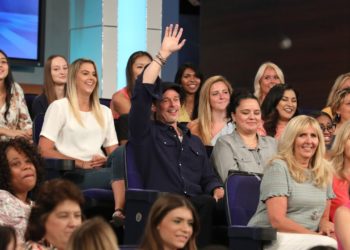 Superfan Brad Pitt Distracts Ellen While Sitting in the Audience
