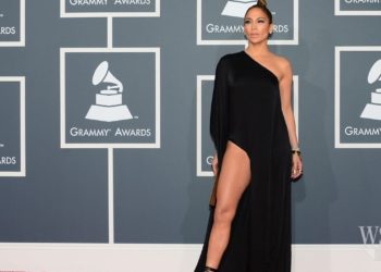 Grammys Fashion: Adele, Rihanna, Jennifer Lopez and More