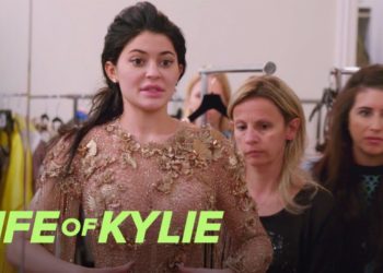 Kylie Jenner Wants What Done to Her Versace Gown?! | Life of Kylie | E!