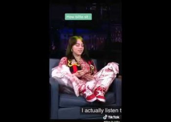 How billie eilish sit 🤣