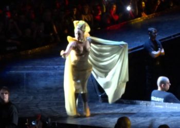 Lady Gaga Black Jesus † Amen Fashion Live Montreal 2013 HD 1080P