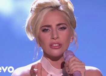 Lady Gaga – Million Reasons (Live At Royal Variety Performance)