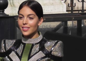 Georgina RODRIGUEZ / wife of Cristiano Ronaldo @ Paris 28 september 2018 Fashion Week show Balmain