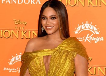 Beyoncé Just Gave Us 8 More Reasons to Call Her a Fashion Icon