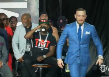 Conor McGregor To Floyd Mayweather: "You Can't Even Read!"