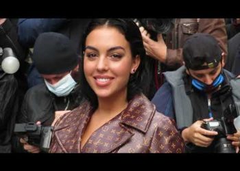 GEORGINA RODRÍGUEZ (Cristiano RONALDO's Girlfriend) @ LOUIS VUITTON FASHION SHOW IN PARIS 06.10.2020