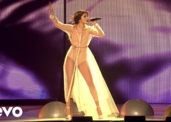 Selena Gomez – Feel Me (Live from the Revival Tour)
