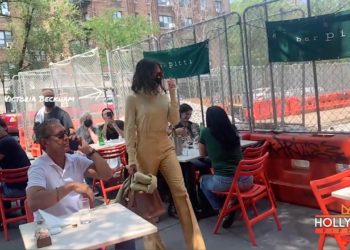 Normal People React to Victoria Beckham and David Beckham in NYC