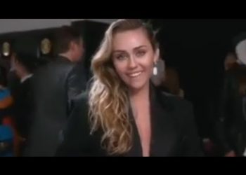 Shawn mendes , Camila cabello , Billie Eillish , Ariana … Posing for Glambot |  Grammy Awards