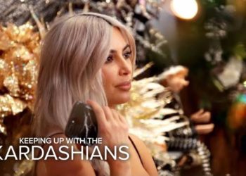 KUWTK | Kim Kardashian Warns Family About Copying Her Christmas Decor | E!