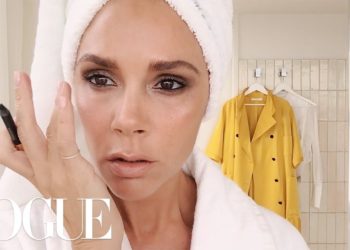 Victoria Beckham’s Five-Minute Face | Beauty Secrets | Vogue