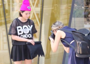 Meet fashionable people on Hongdae street!