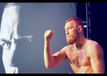 Conor McGregor leaves UFC 202 open workout in dramatic fashion