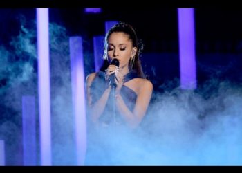 Ariana Grande – Just A Little Bit Of Your Heart (Live Grammy's 2015)