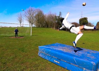 SCORING CRISTIANO RONALDO'S INCREDIBLE BICYCLE KICK GOAL ft. Chris MD