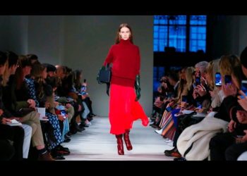 Victoria Beckham | Fall Winter 2017/2018 Full Fashion Show | Exclusive