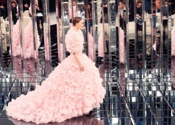 Spring-Summer 2017 Haute Couture Show – CHANEL Shows