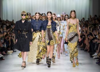 Versace Women's Spring-Summer 2018 | Fashion Show