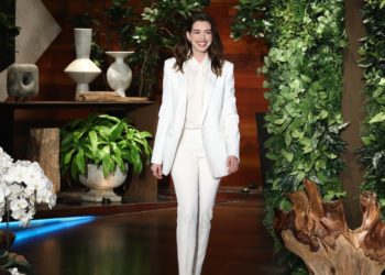 Rihanna Had This to Say About Anne Hathaway's Body