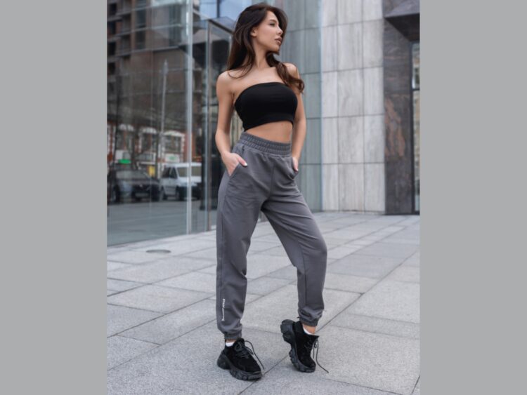 8 Best Outdoor Athletic Pants For Woman 2024 – Review & Buying Guide