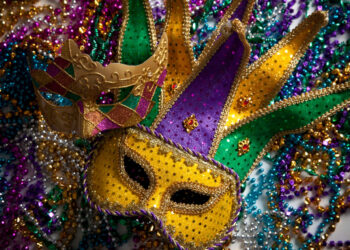 5 Tips to Create Your Own Mardi Gras Outfit