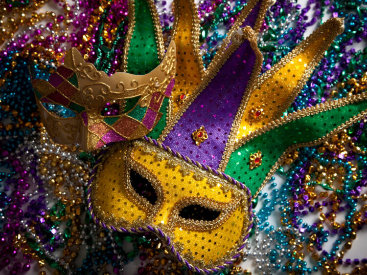 5 Tips to Create Your Own Mardi Gras Outfit